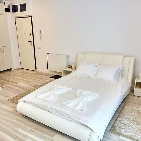 Black Sea アパート ママイア